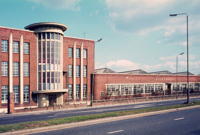 Pickfords depot, Great Cambridge Parade, 1992
Keywords: industry;transport;demolished buildings