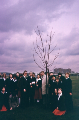 Tree planting in Albany Park, 1976
Bryan Davies, MP, and pupils from Albany School, in National Tree Week, March 1976
Keywords: trees;LC6;1970s