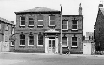 Old gas office, Sydney Road
Demolished during the Palace Gardens redevelopment
Keywords: gas;utilities