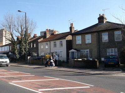 Hertford Road, no.447-465.
A much altered collection of early Victorian cottages from the area's agricultural past before eastern Enfield was industrialised. - [i]Mick Coe[/i]
