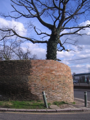 Wharf Road, Garden walls (?)
Keywords: locally listed;Ponders End;walls